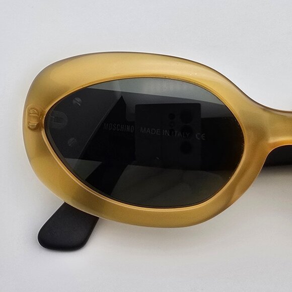 Moschino M3526-S 200/31 Yellow Hearts Frame G-15 Green Lens Sunglasses w/ Case main image 4